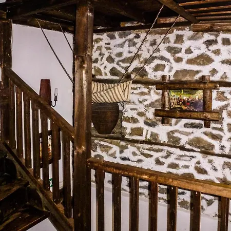 Traditional Style Amidst Nature And Wildlife * Delchevo
