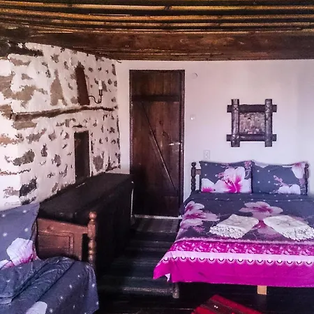 Traditional Style Amidst Nature And Wildlife *